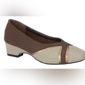 Comfort-well By Beacon Elsa Woman's Shoe 6 W (Brown & Tan) New!